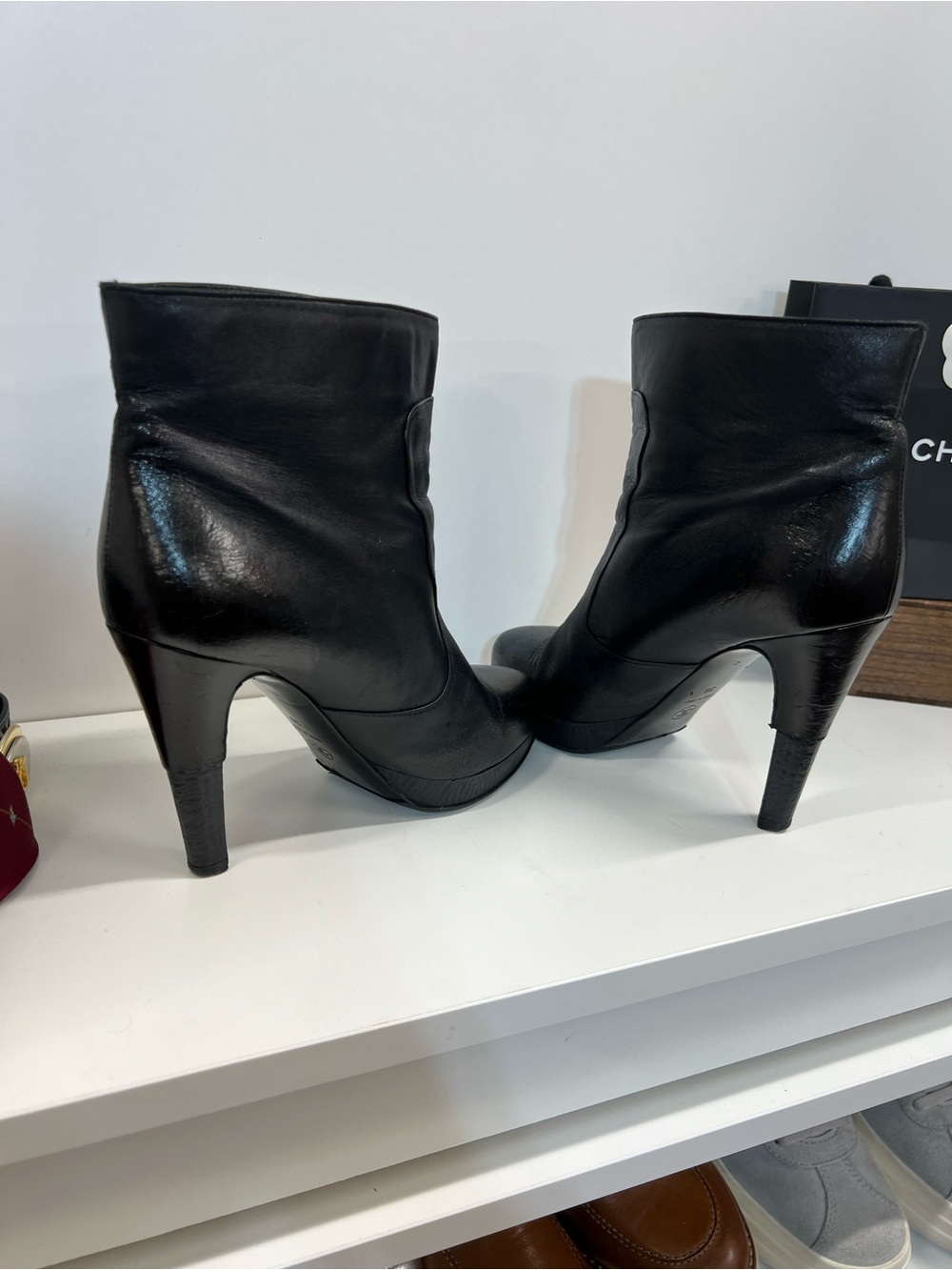 🔥🔥 Chanel Leather High-Heel Boots/COA size 39 fit an 8 MOTHERS DAY PRICE 1 DAY - Picture 6 of 14